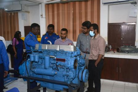 The Representatives from Export Development Board, University of Moratuwa, University of Ruhuna and Ocean University, Sri Lanka visited Laboratory & Training facilities at KDU.  | FOE, KDU